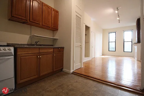 Rented by Wave Real Estate Group | media 5