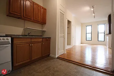 Rented by Wave Real Estate Group