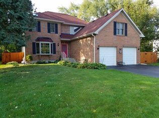 11 Pine Ave, Lake Zurich, IL 60047