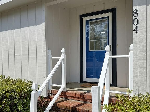 5th image of 804 Speight Drive