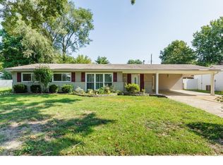 1445 Bluebird Dr, Florissant, MO 63031