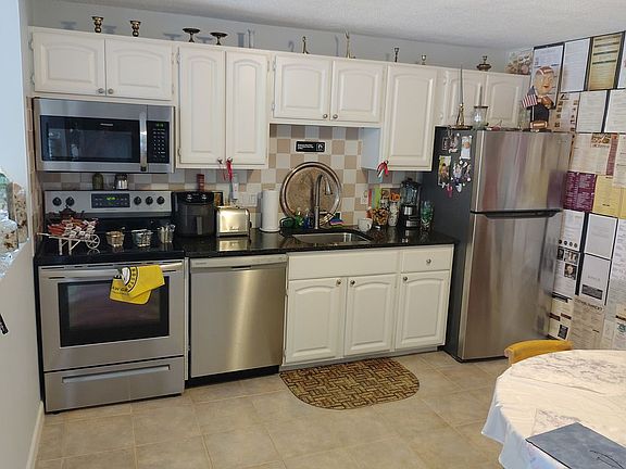 5th image of 145 Essex Ave APT 320