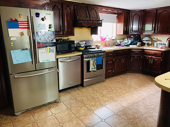 5th image of 118 Bionia Ave