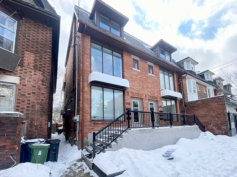 589 Annette St #BASEMENT — Photo 24