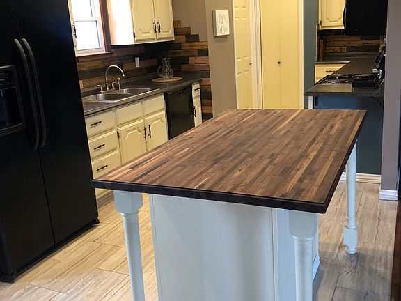 Island and Kitchen