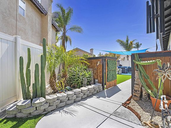 3rd image of 1258 W Vaquero Ct
