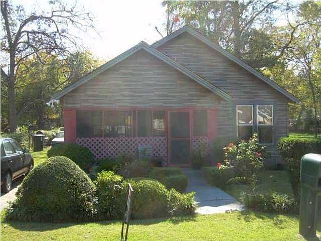 2nd image of 610 Gordon Ave