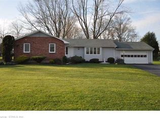 141 Carriage Hill Dr, Wethersfield, CT 06109