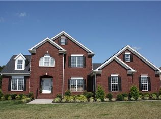 1044 Keystone Dr, Pleasant View, TN 37146