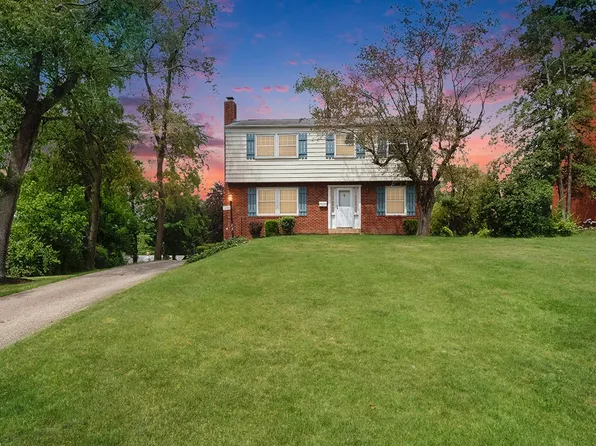 1233 Sky Ridge Dr, Pittsburgh, PA 15241