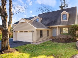 8 Forest Dale Dr, Harding Twp., NJ 07960