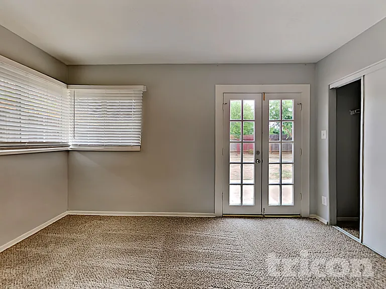 5307 Esmeralda St — Photo 9