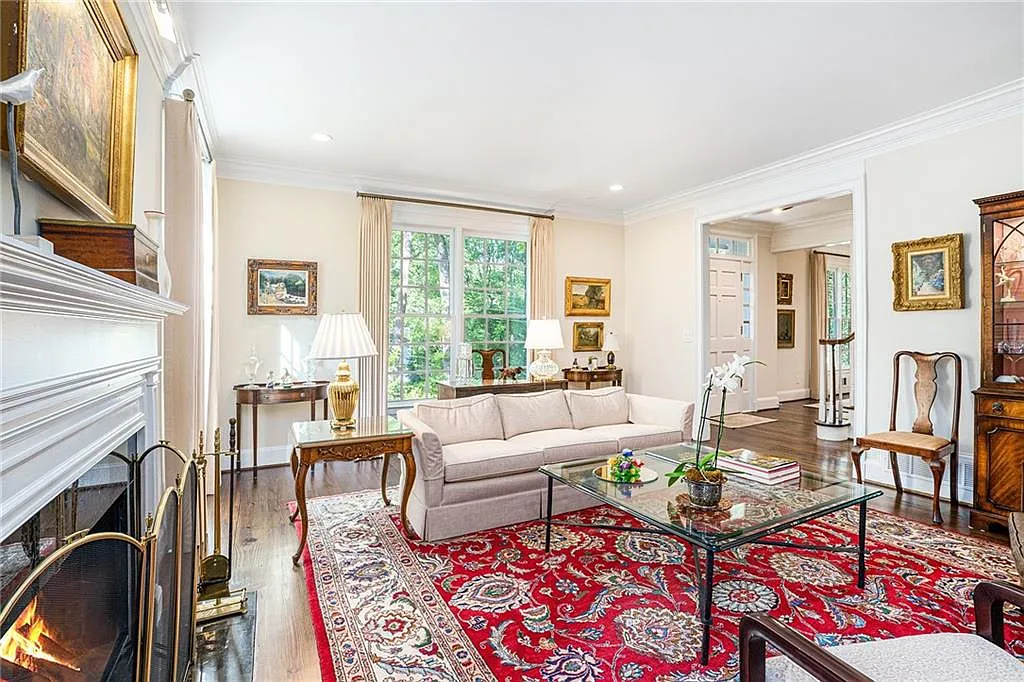 4 bed, 4.5 bath, 3575 sqft, $9,500 — Photo 3