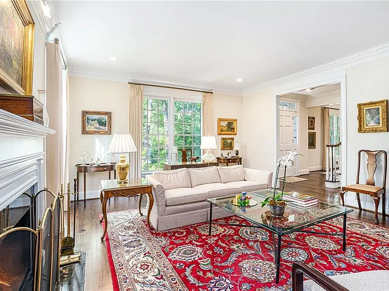 575 Peachtree Battle Ave NW — Photo 3
