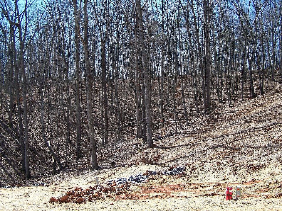 1.95-acre, gentle slope, eastern facing homesite