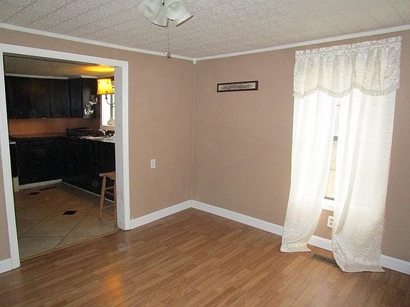 3rd image of 613 Adams St NW