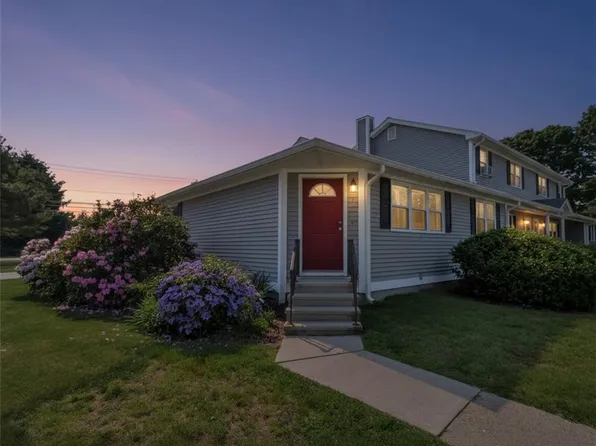 447 Stafford Rd APT A1, Tiverton, RI 02878