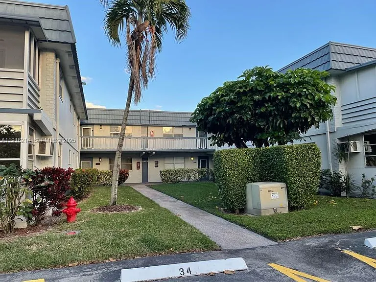 116 Tuscany Ln #116-B — Photo 7