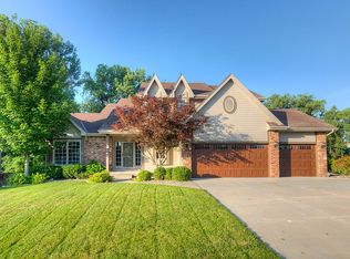 17823 Monroe St, Omaha, NE 68135