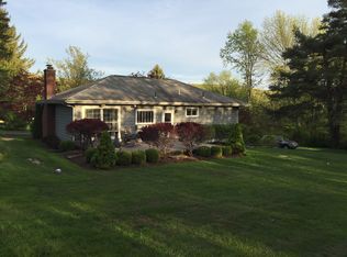 1672 Summit Lake Rd, Clarks Summit, PA 18411