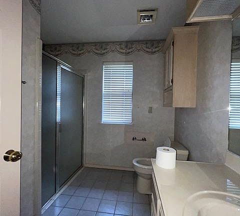 4th image of 6257 Camelot Dr