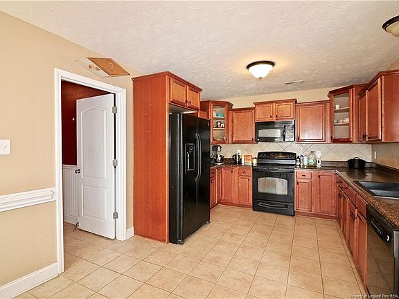 4th image of 278 Autumn Ln