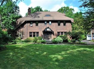 2286 Ardleigh Dr, Cleveland Heights, OH