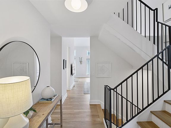 3rd image of 2611 W 42nd St