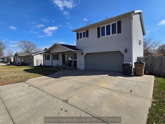 2nd image of 3107-3107 Midway Rd