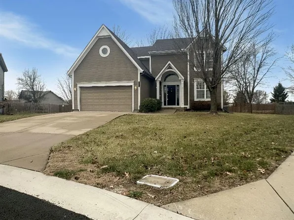 18860 W 159th Ter, Olathe, KS 66062