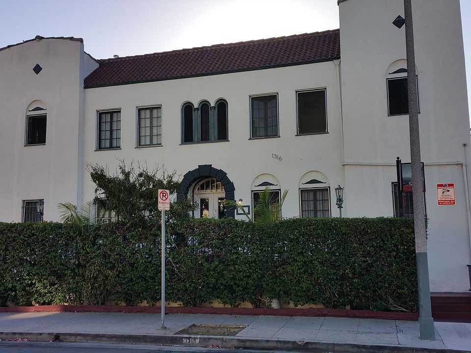 1st image of 1316 Lemoyne St APT 17
