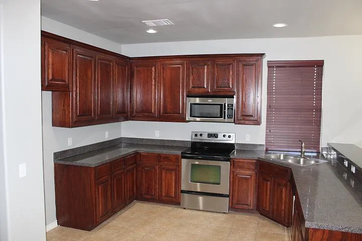 505 SW 121st Pl — Photo 5