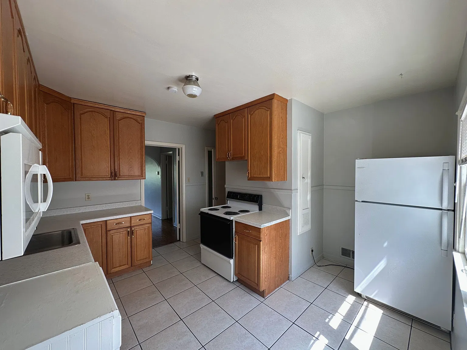 Three-Bedroom Duplex Near the University of Utah! — Photo 4