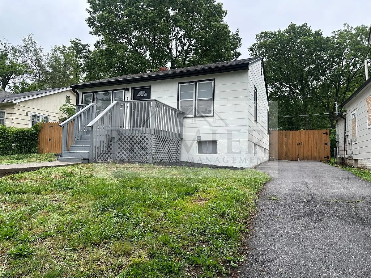 Building Photo - 5709 Bales Ave
