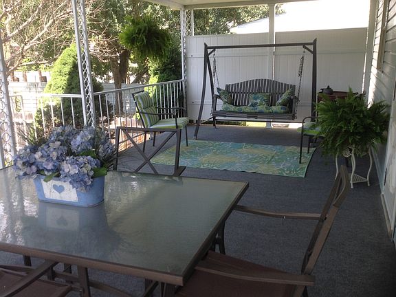 Great covered porch!
