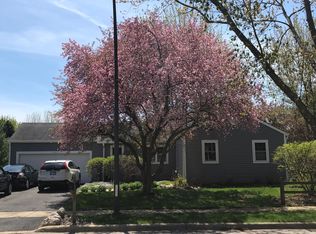 1324 Canyon Run Rd, Naperville, IL 60565