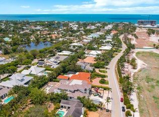 650 S Golf Dr, Naples, FL 34102