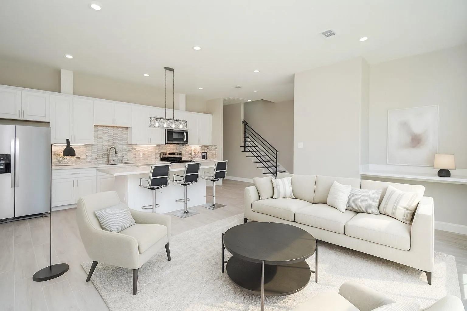 3 bed, 2.5 bath, 2279 sqft, $2,500 — Photo 3