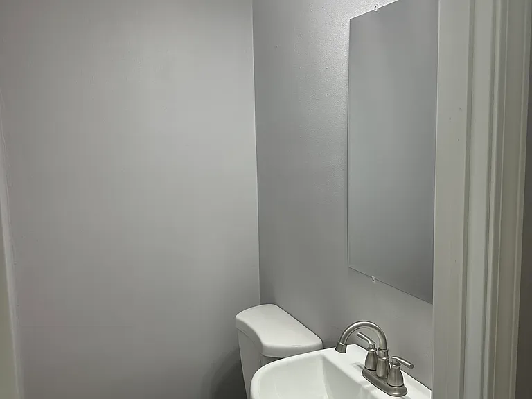 1010 SW Kenworthy Dr — Photo 6
