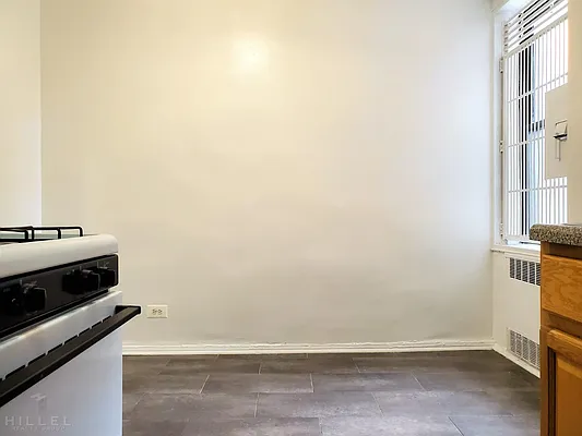 Rented by Hillel Realty Group | media 5