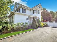 67 Burtis Ln Syosset NY 11791 Zillow