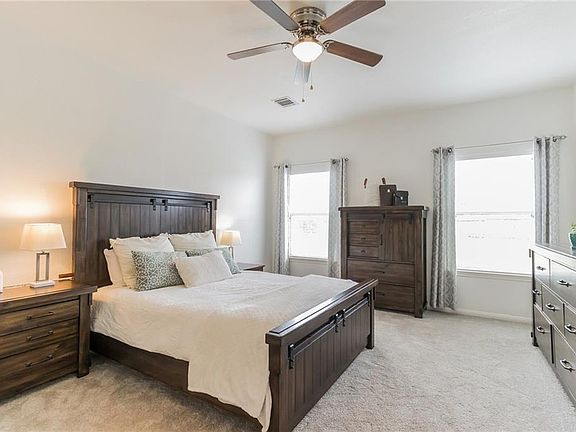 5th image of 112 Blanco Dr