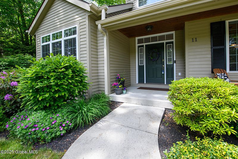 2nd image of 11 Newport Drive