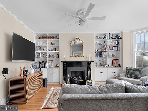 4th image of 1343 30th St NW