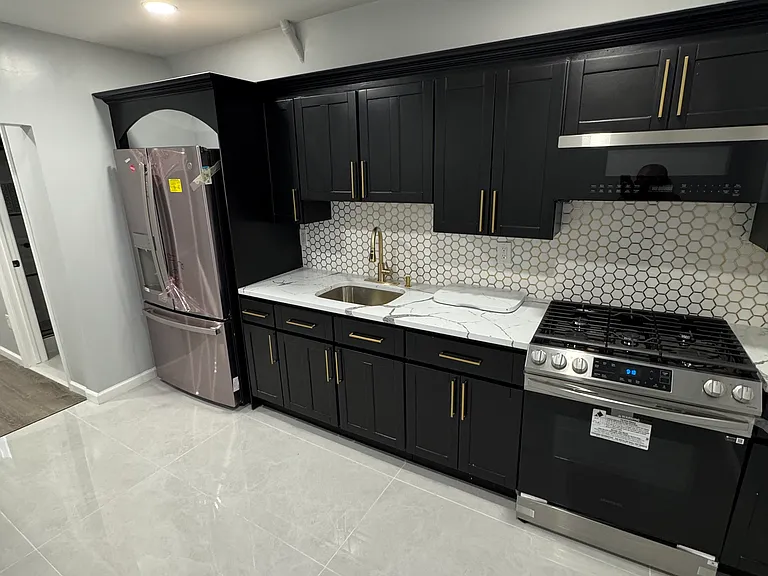 300 E Price St #2 — Photo 3