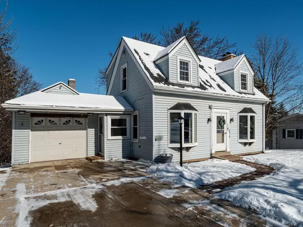 726 Fairview DRIVE, West Bend, WI 53090