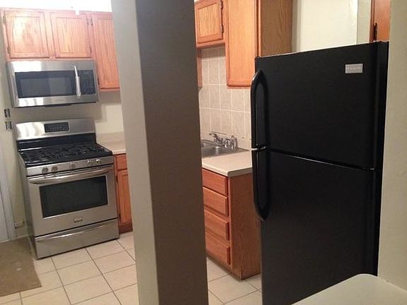 3rd image of 1637 Shirley Dr
