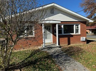 189 N High St, Romney, WV 26757