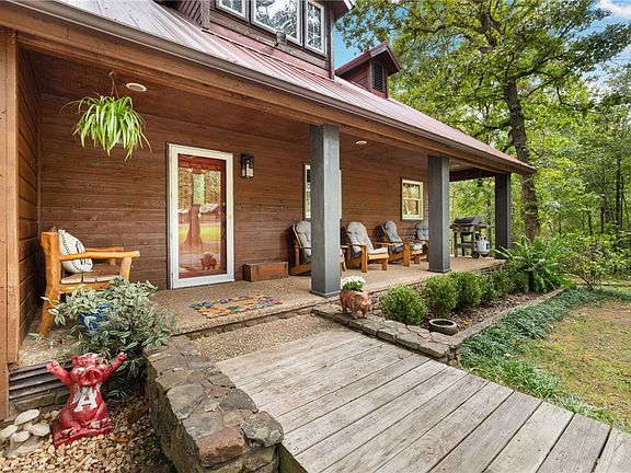 2nd image of 16176 Walnut Trce