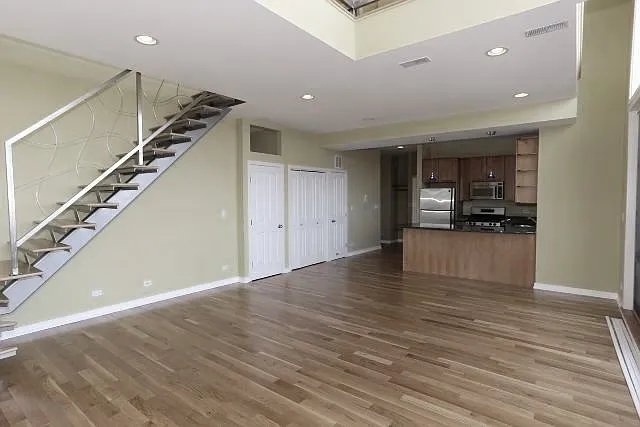 1150 N Hoyne Ave #3S — Photo 4